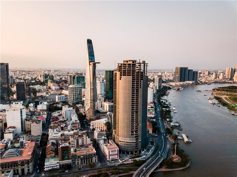 Vé máy bay Huế đi Sài Gòn giá rẻ